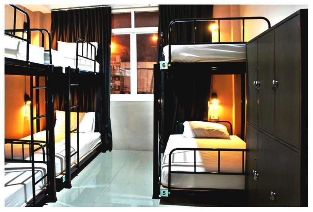 Link Corner Hostel Bangkok Bagian luar foto
