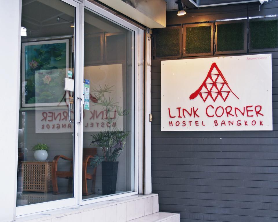 Link Corner Hostel Bangkok Bagian luar foto