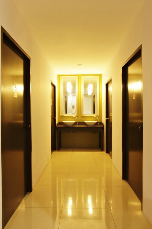 Link Corner Hostel Bangkok Bagian luar foto