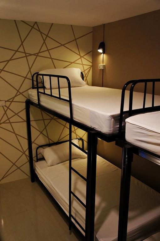 Link Corner Hostel Bangkok Bagian luar foto