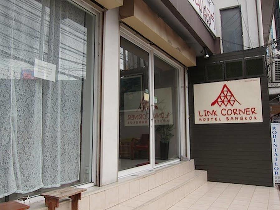 Link Corner Hostel Bangkok Bagian luar foto
