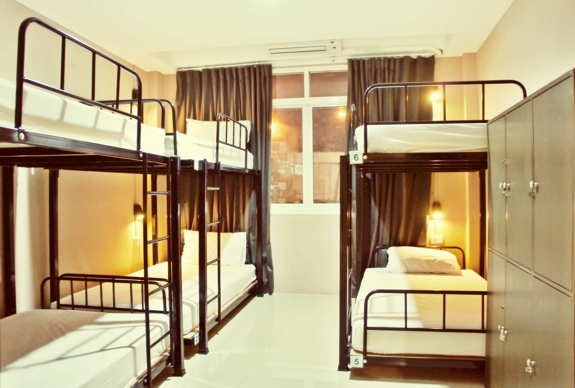 Link Corner Hostel Bangkok Bagian luar foto